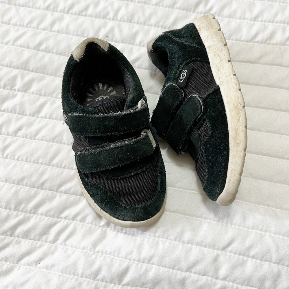 UGG Suede Sneakers Toddler 8 - Picture 2 of 4